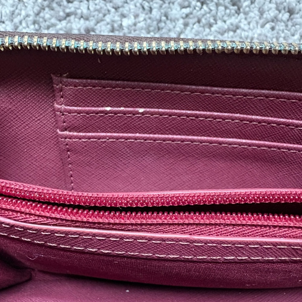 Fossil Vintage Cherry Red Leather Zip Around Wallet Clutch – Rare Ruby Red - Picture 5 of 7